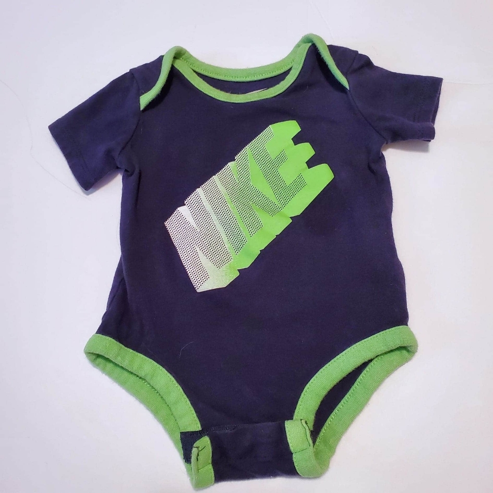 Nike Newborn Onsie Bundle !!! - Picture 3 of 8